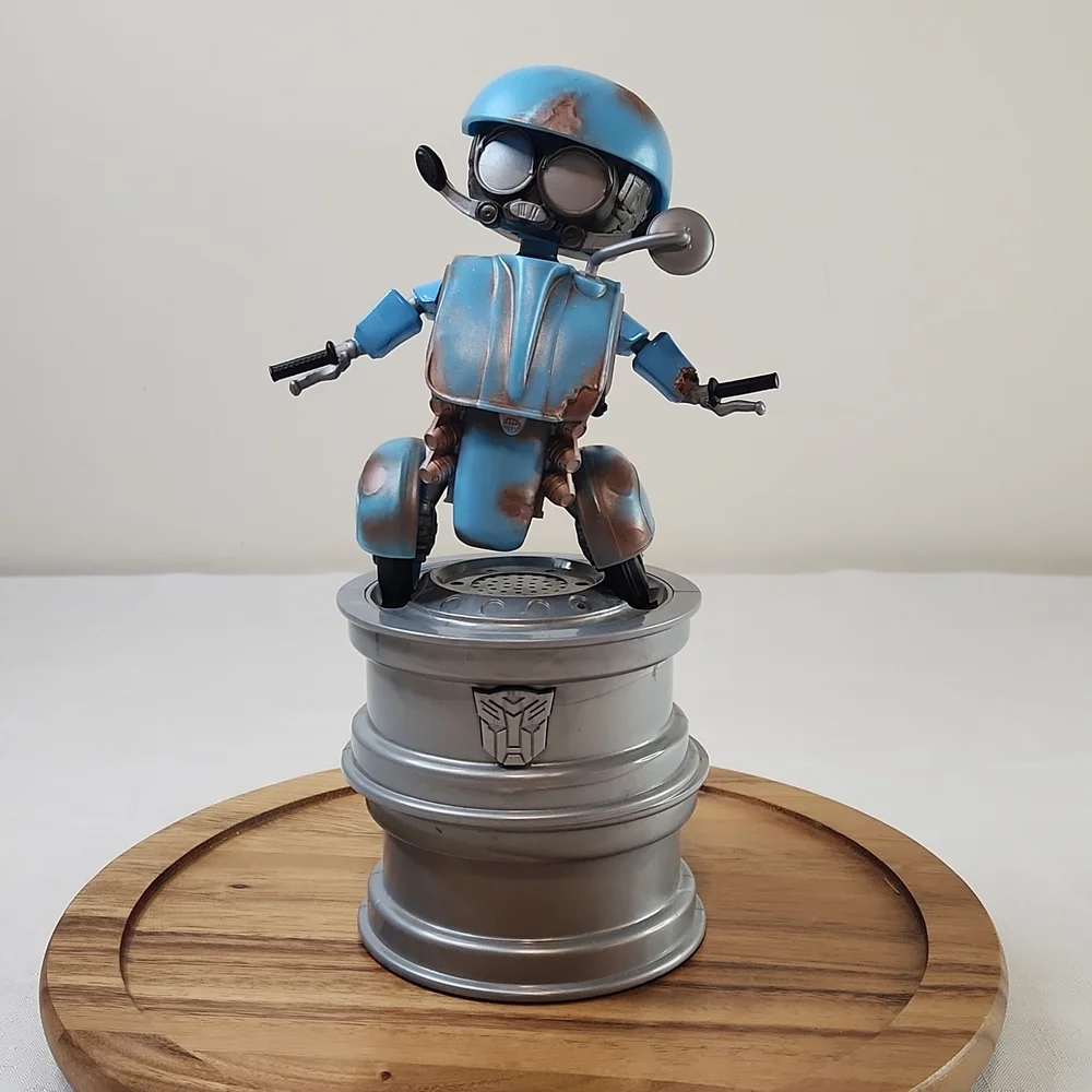 Transformers Sqweeks sound activated. Size 10